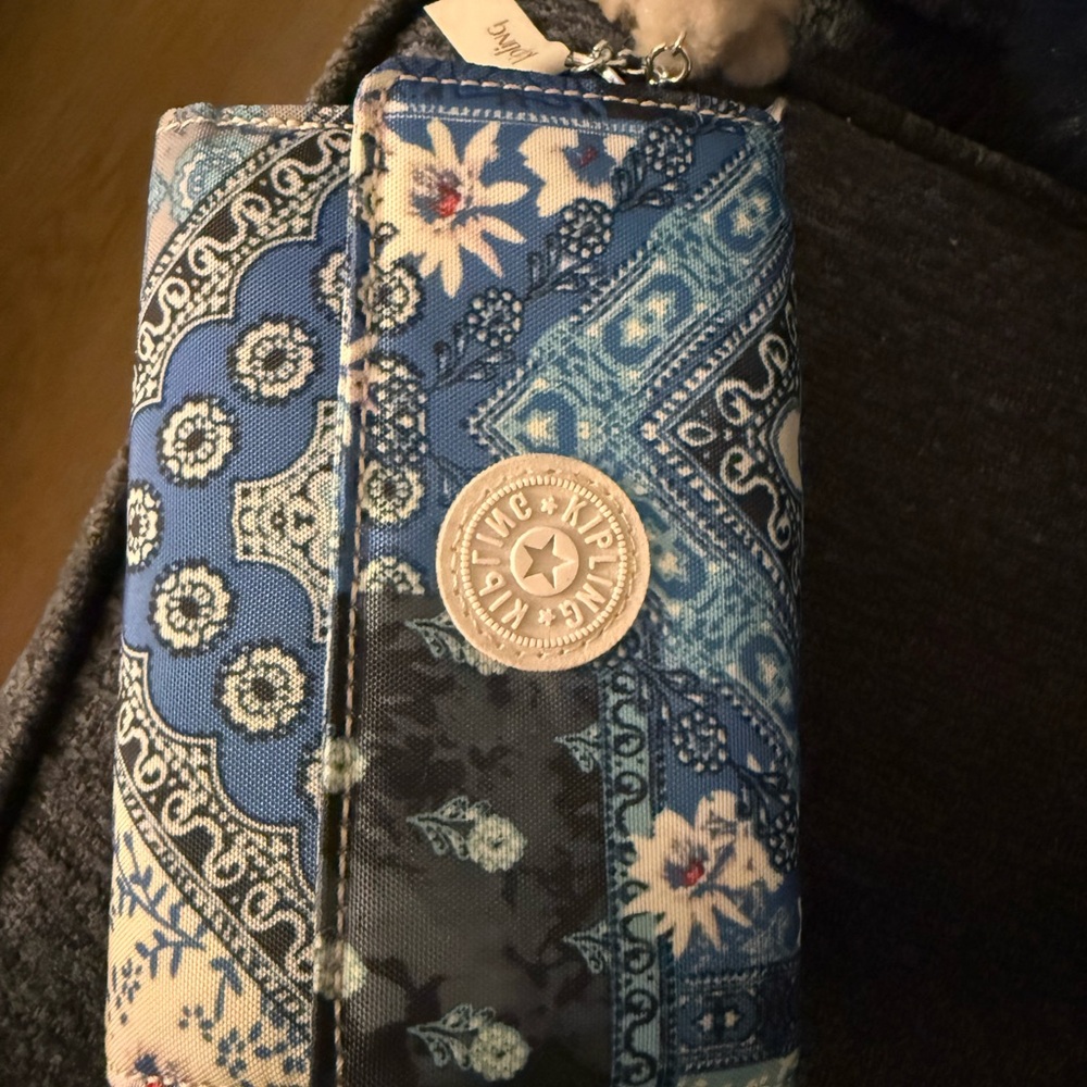 Kipling Floral Blue Women's Wallet NWOT